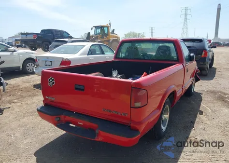2001 Chevrolet S-10 Ls from USA, damaged, VIN 1GCCS145218200643